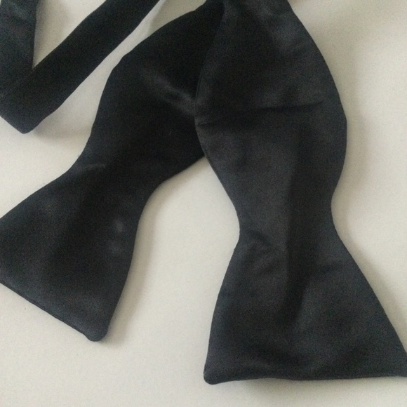 ETON MENS BLACK SILK SATIN BOW TIE NOT PRE-TIED NWOT - Picture 4 of 7